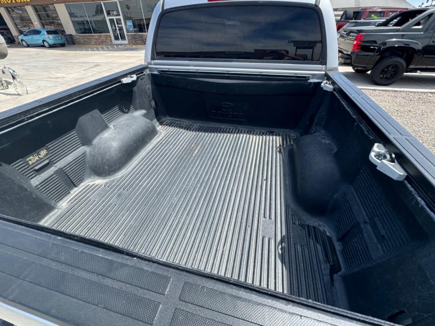 2015 Silver /grey Toyota Tundra (5TFHW5F17FX) , located at 2190 Hwy 95, Bullhead City, AZ, 86442, (928) 704-0060, 0.000000, 0.000000 - On consingment. 2015 Toyota Tundra Limited crew max 4x4. 1 owner. 90k miles. bluetooth, backup camera, bedliner, tow packagge. 5.7 V8. Limited edition. nice clean truck. - Photo#6
